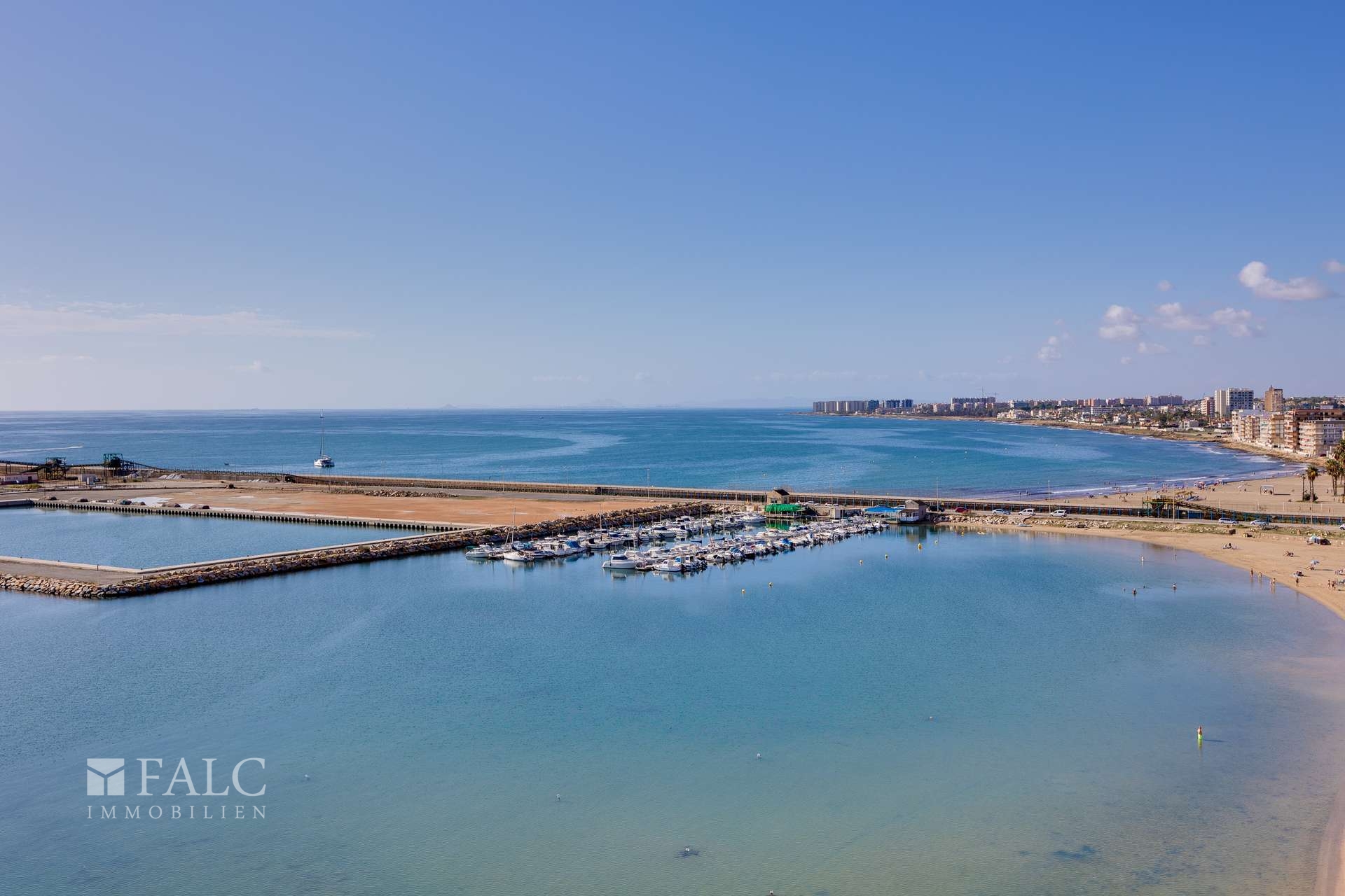 Hafenbereich / Harbour area / Zona del puerto